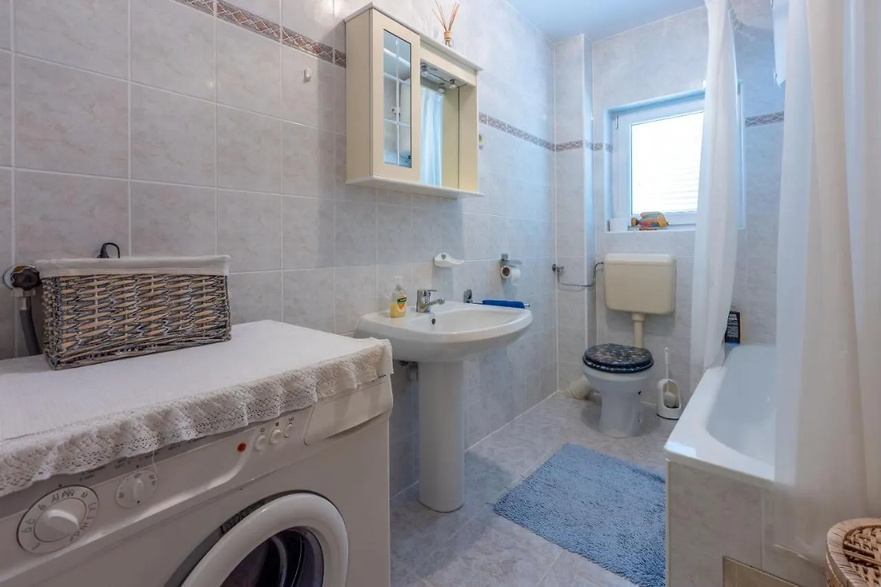 Apartment Peyo Dramalj 0*,  Croatia